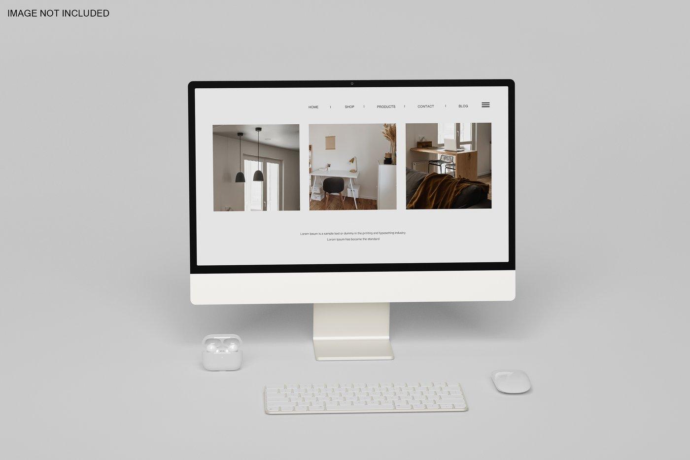 Arquitecto en estudio con planos y maquetas revisando portfolio web en portátil con luz natural de ventana